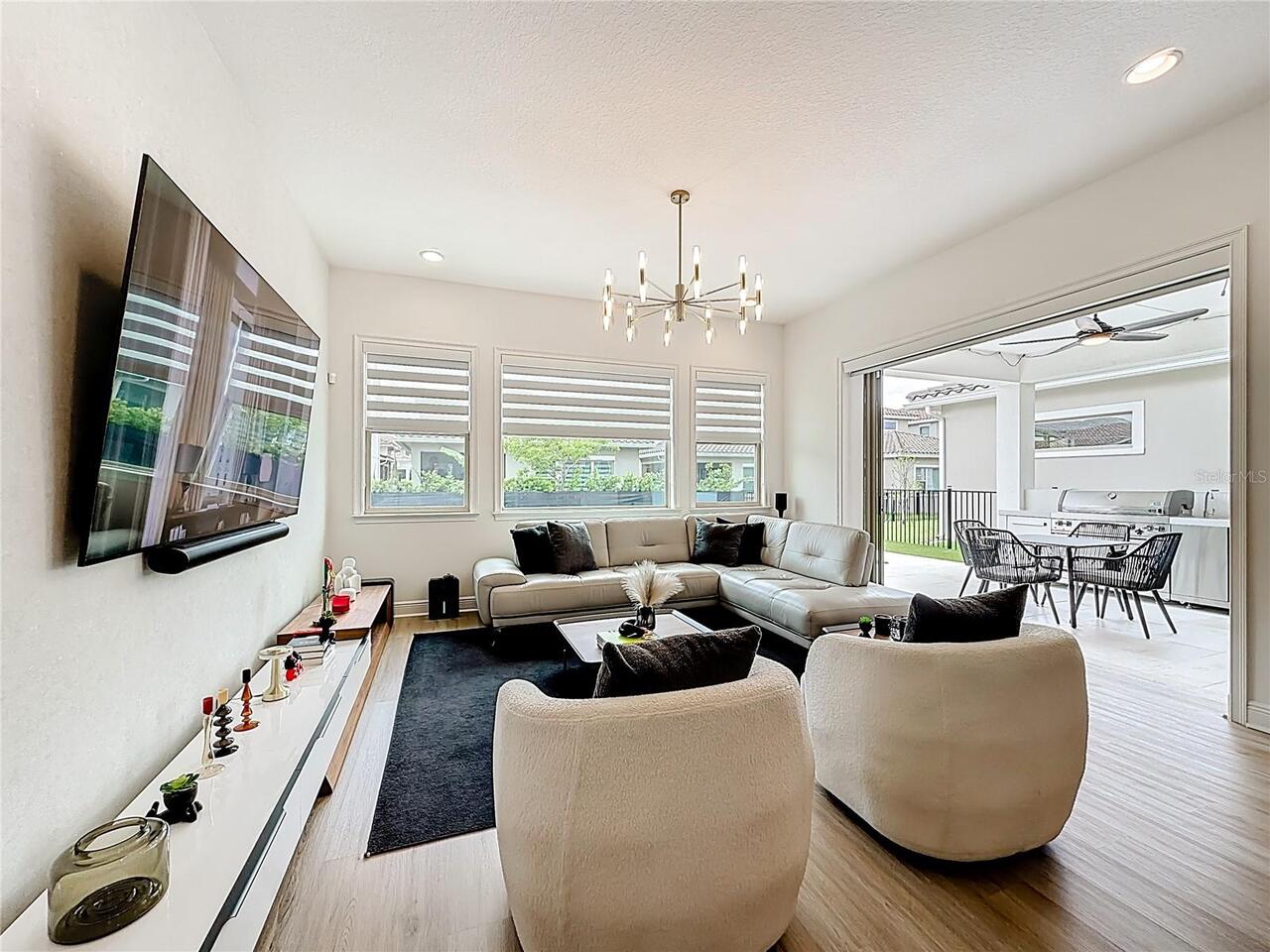Listing Photo 12