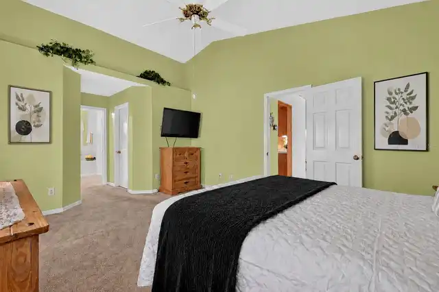 Listing Photo 15