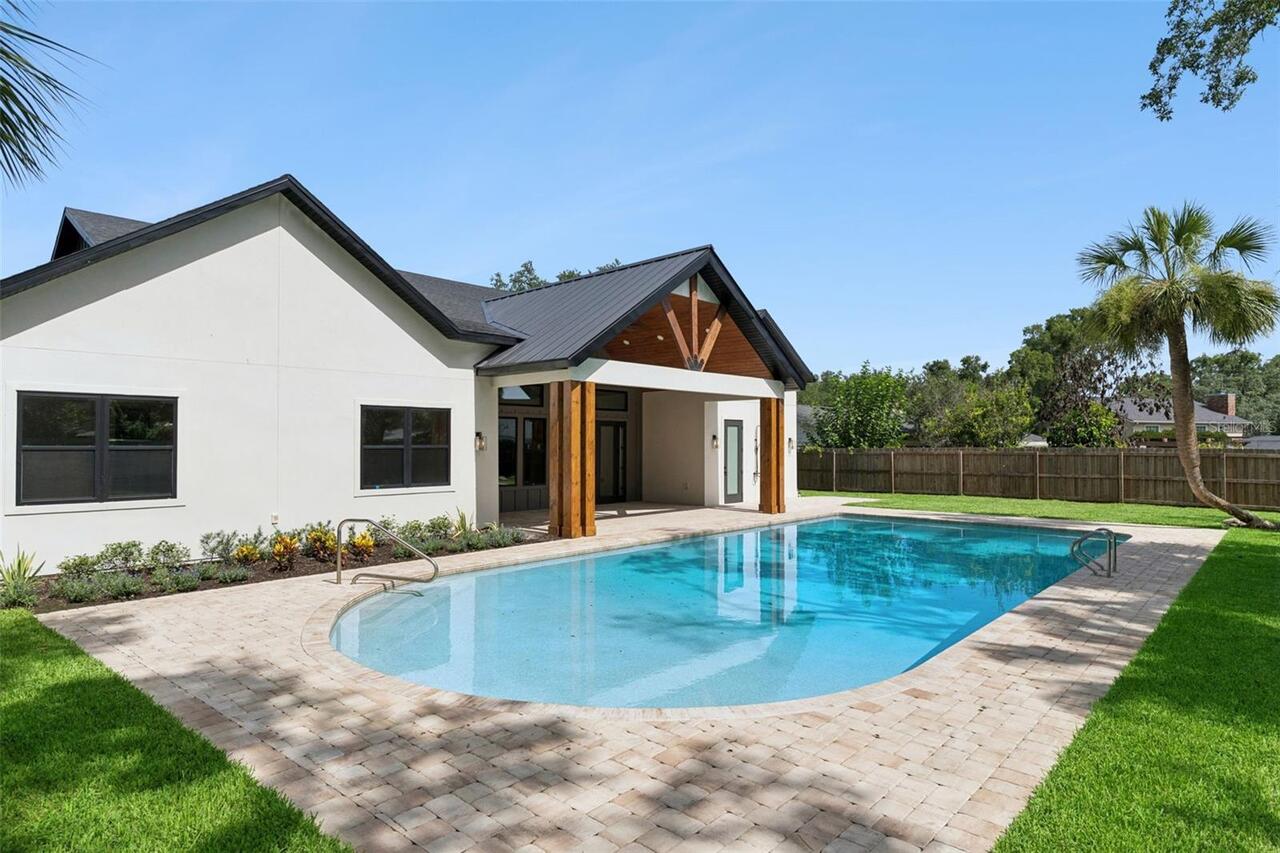 Listing Photo 9