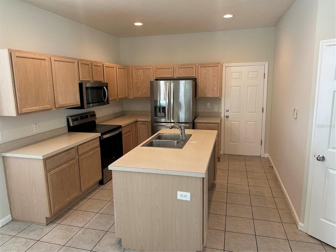 Listing Photo 9