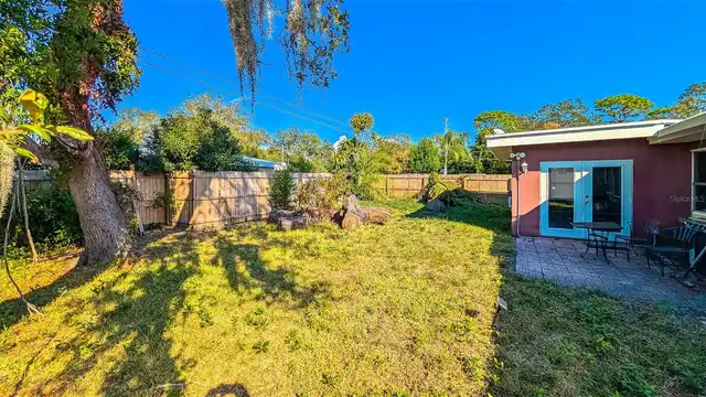 Listing Photo 18