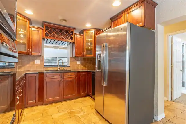 Listing Photo 15
