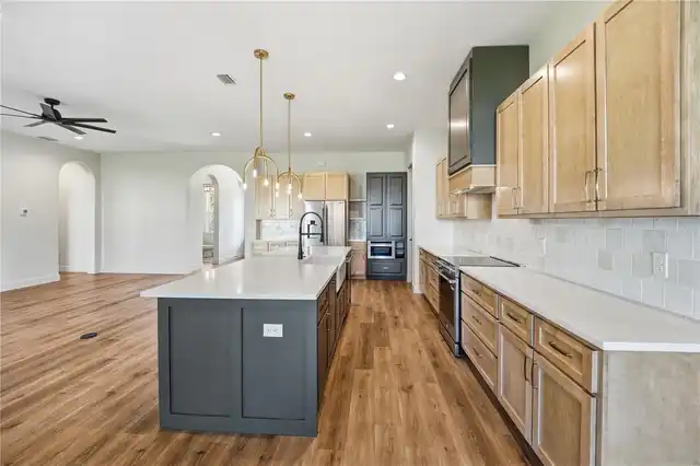 Listing Photo 17