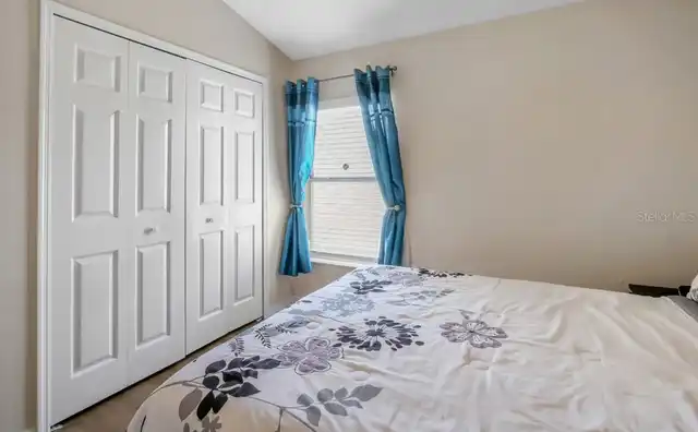 Listing Photo 12