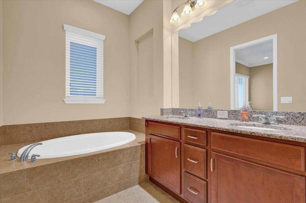 Listing Photo 14