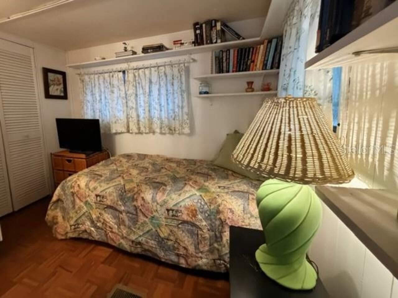 Listing Photo 10