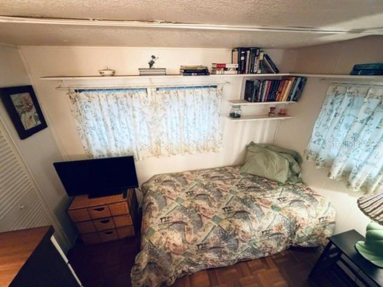 Listing Photo 11