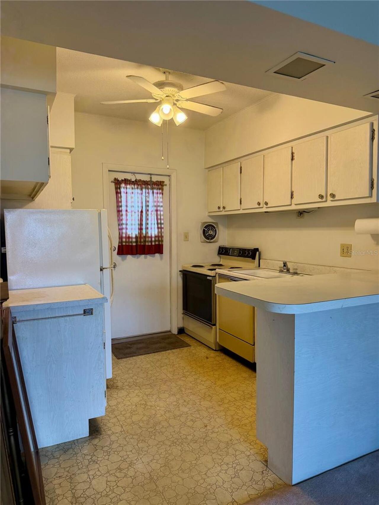 Listing Photo 10
