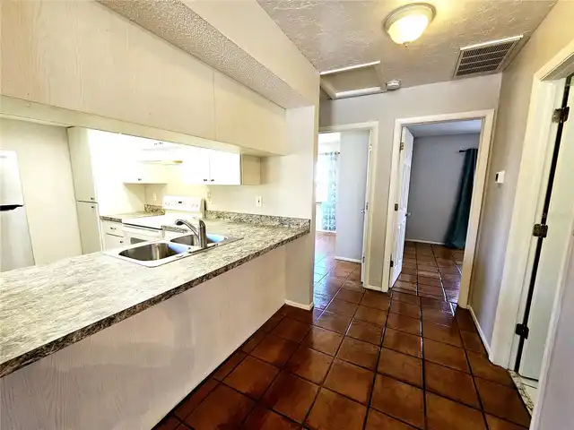 Listing Photo 15
