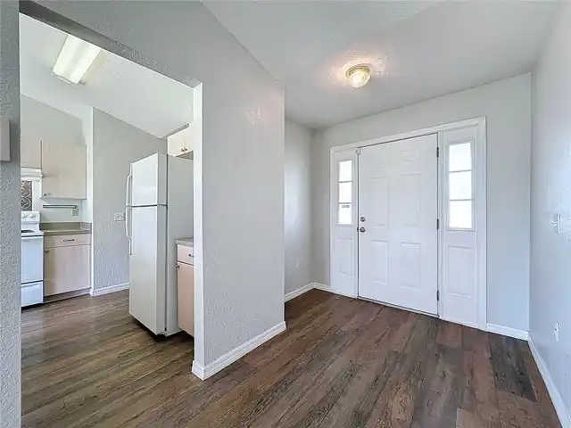 Listing Photo 9