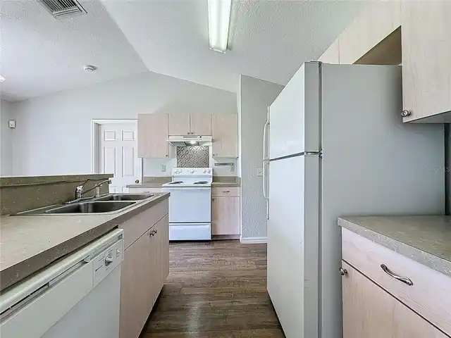 Listing Photo 13