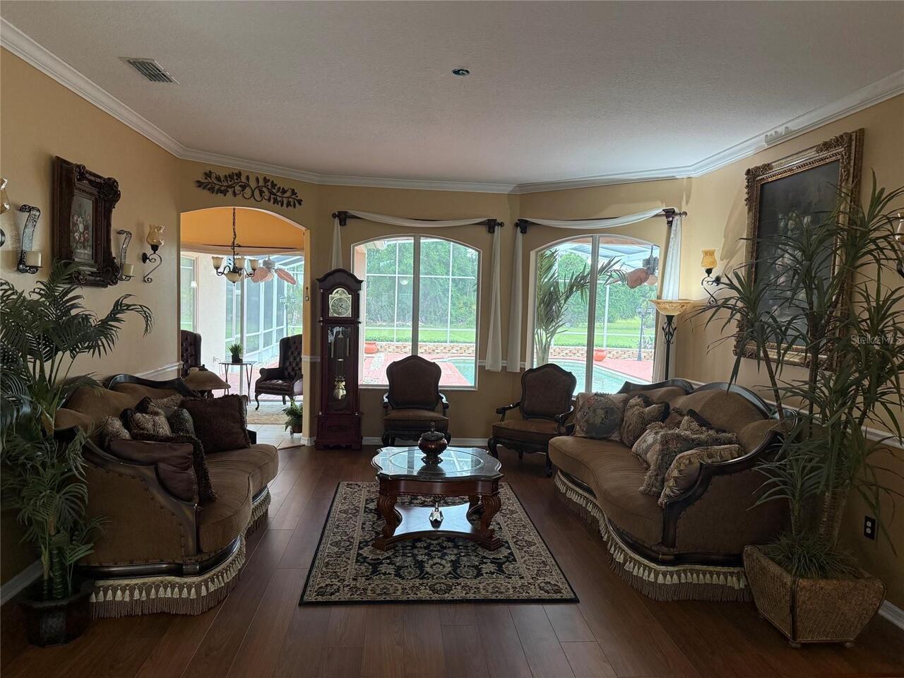 Listing Photo 10