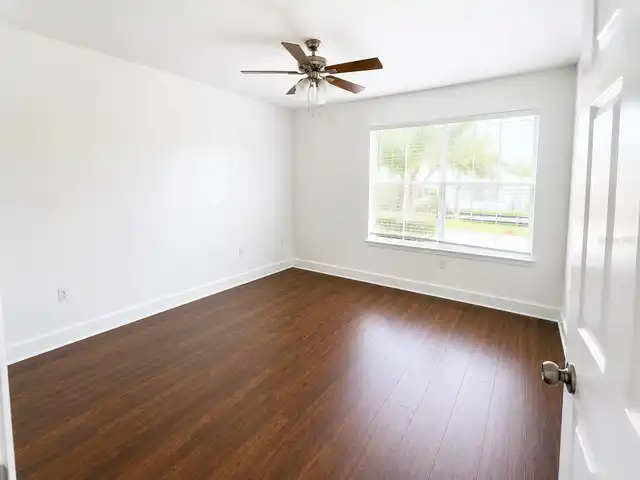 Listing Photo 14