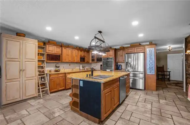 Listing Photo 17
