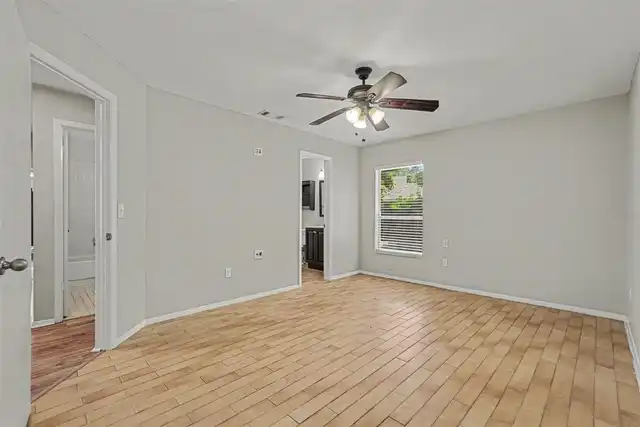 Listing Photo 9