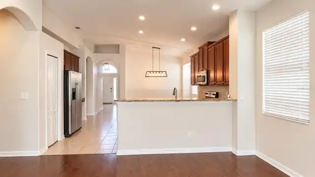 Listing Photo 14