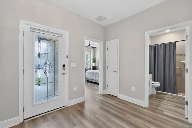 Listing Photo 8
