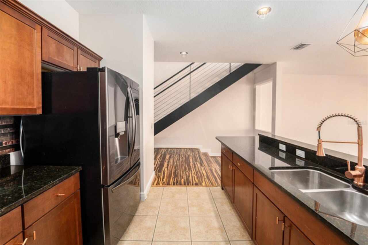 Listing Photo 10