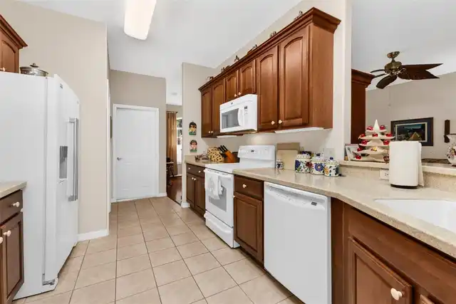 Listing Photo 11
