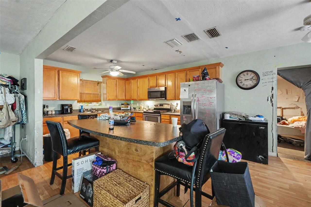 Listing Photo 12