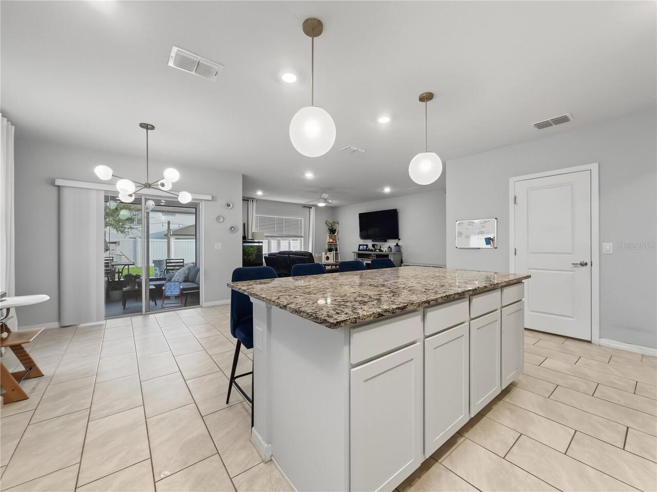 Listing Photo 10