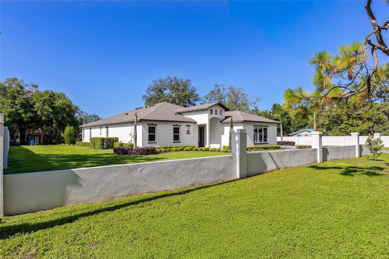 Listing Photo 11