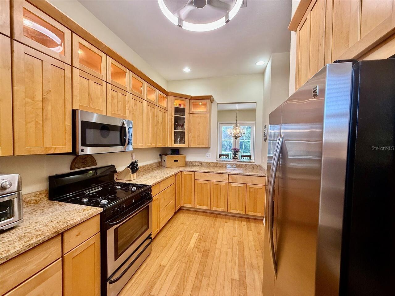 Listing Photo 10