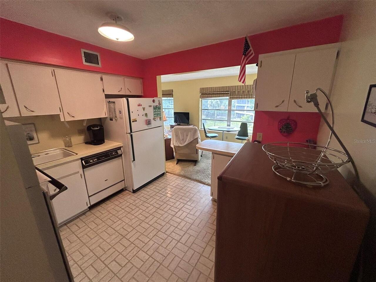 Listing Photo 8