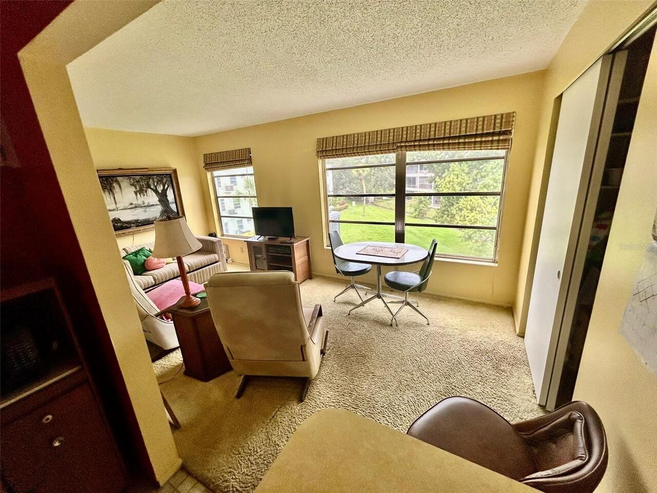 Listing Photo 11