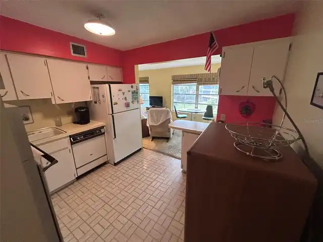 Listing Photo 8