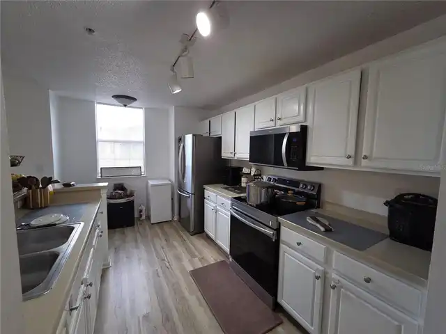 Listing Photo 7