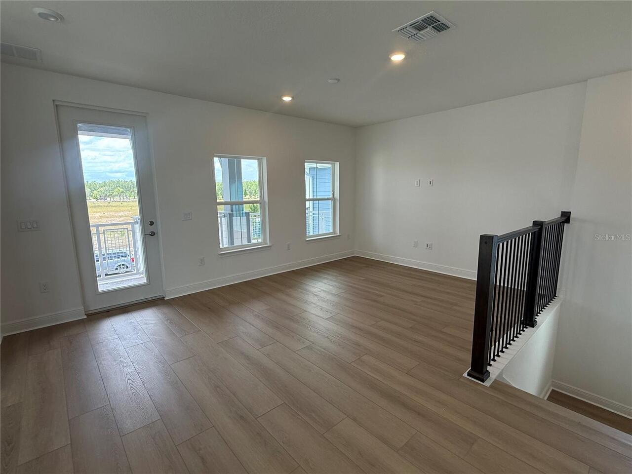 Listing Photo 11