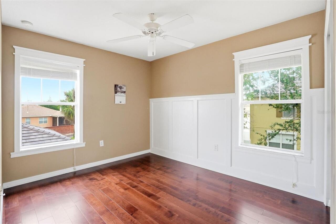 Listing Photo 12