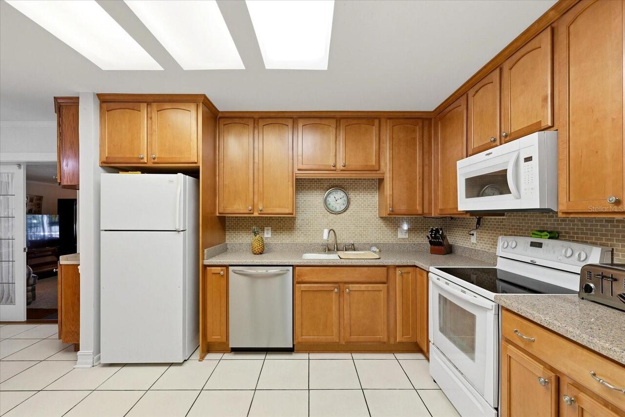 Listing Photo 8