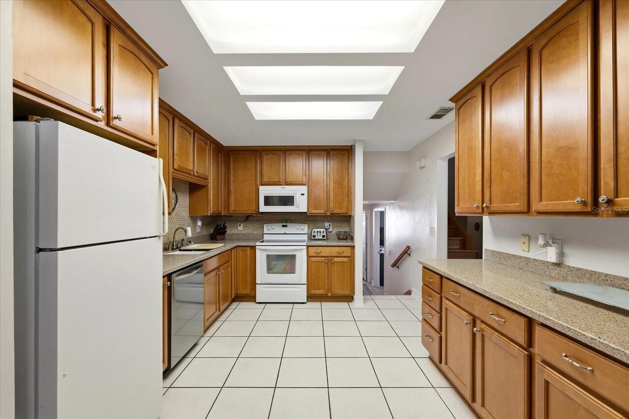 Listing Photo 9