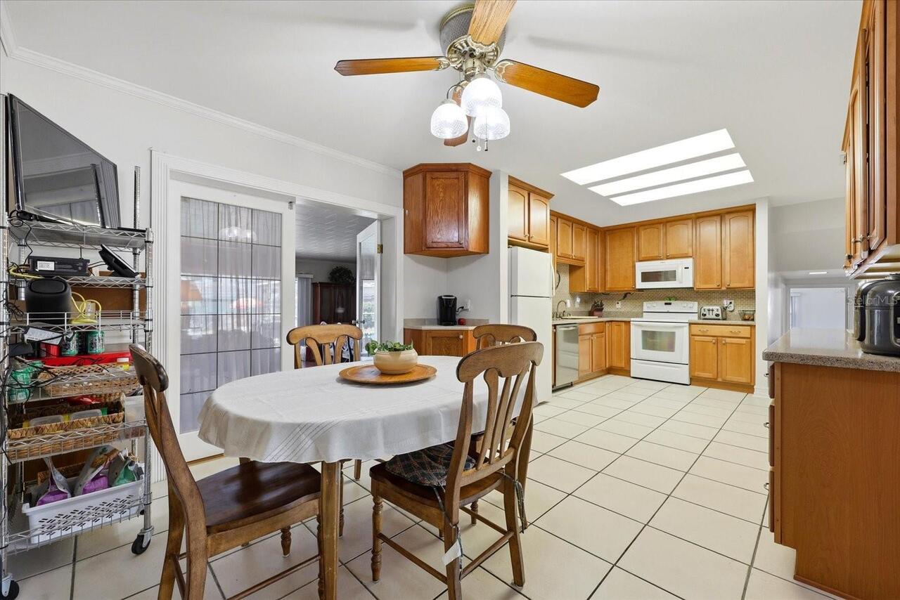 Listing Photo 12