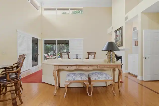 Listing Photo 11