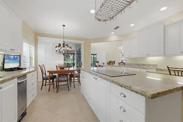 Listing Photo 18