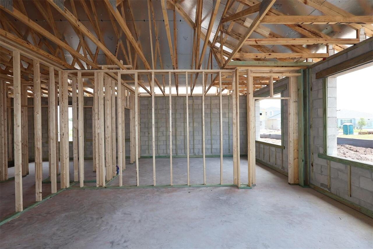 Listing Photo 9