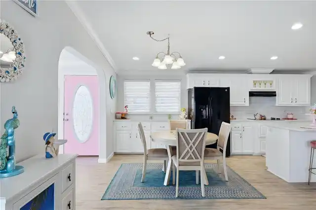 Listing Photo 17