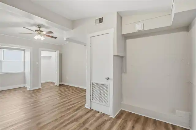 Listing Photo 12
