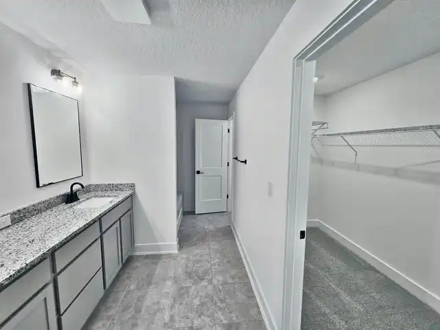 Listing Photo 9