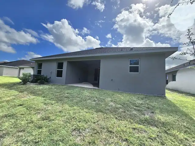 Listing Photo 12