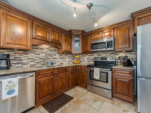 Listing Photo 9