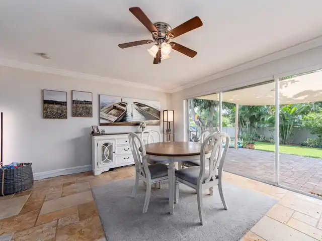 Listing Photo 11