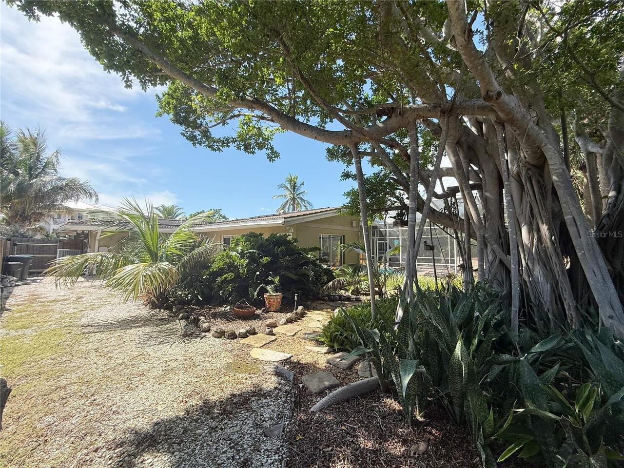 Listing Photo 17