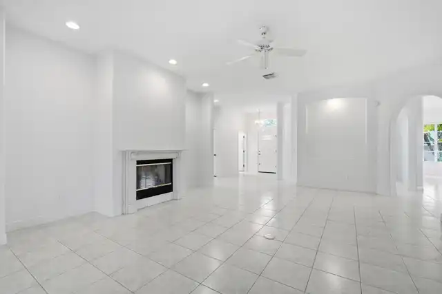 Listing Photo 7