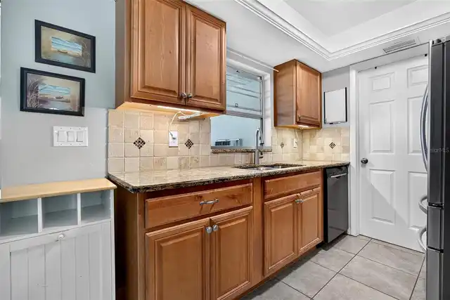 Listing Photo 9