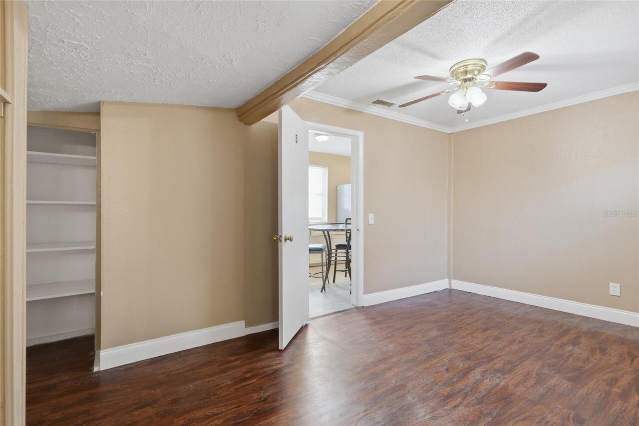 Listing Photo 12