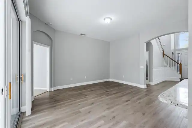 Listing Photo 14